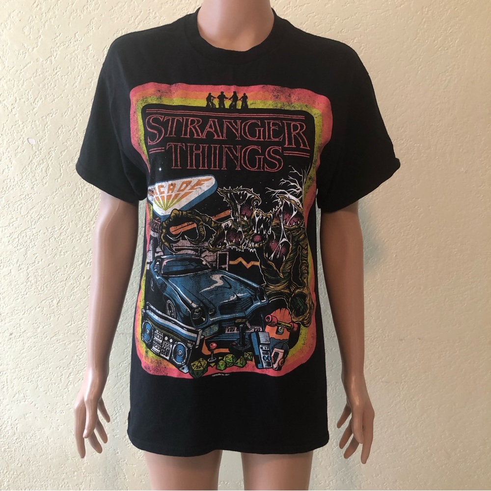Gildan Women’s Size M Black T-Shirt Stranger Things Graphic Print Short Sleeves